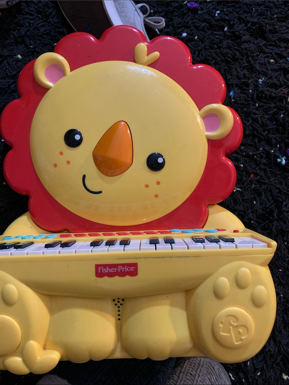 Fisher-Price Yellow Lion Piano 32-Keyboard with Red Mane and Orange Nose